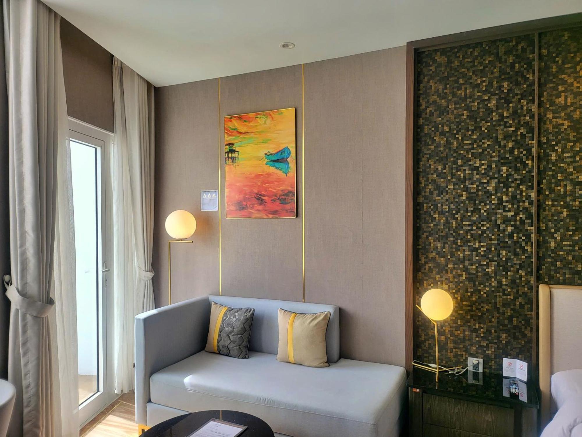 Diamond Stars Ben Tre Hotel Экстерьер фото A room at the hotel